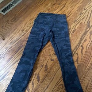 Lululemon size 4 camo leggings high rise